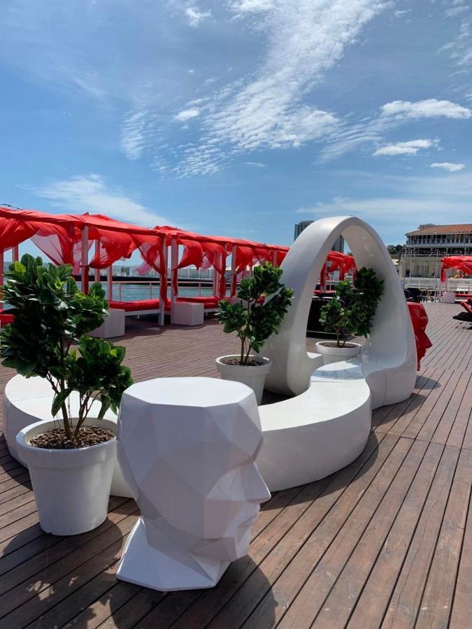 Beach Club Odessa Hotel Night Club Bagian luar foto